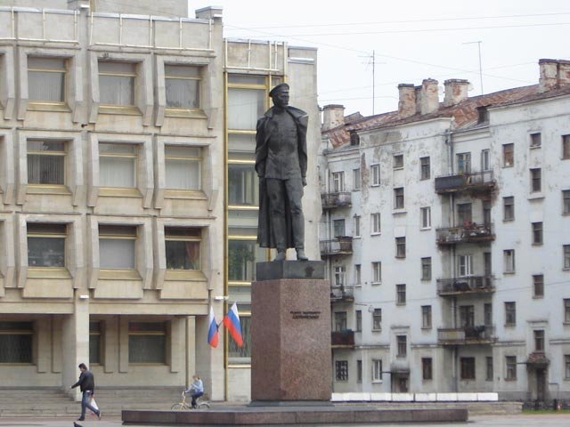 памятник дзержинскому в санкт-петербурге на шпалерной фото