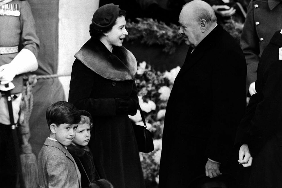 s1200 Королева Елизавета II и Уинстон Черчилль