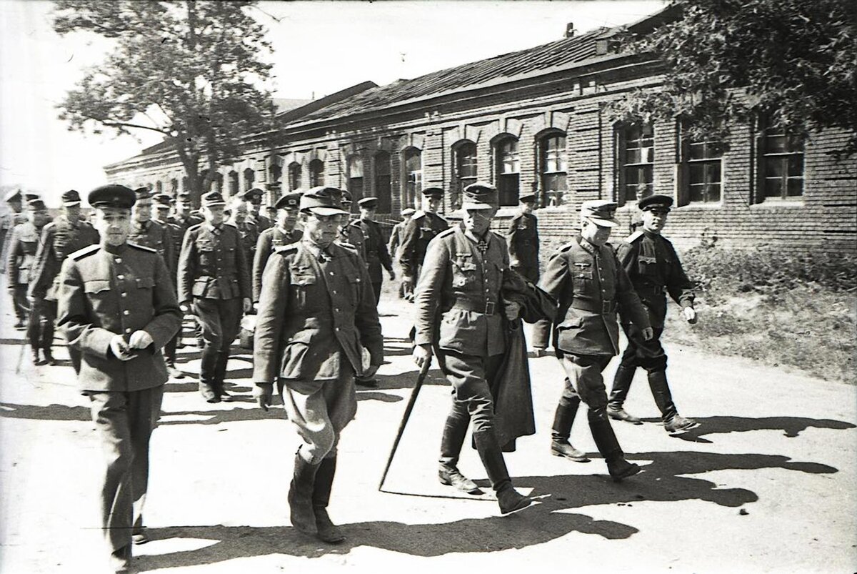 парад военнопленных немцев в москве 1944 фото