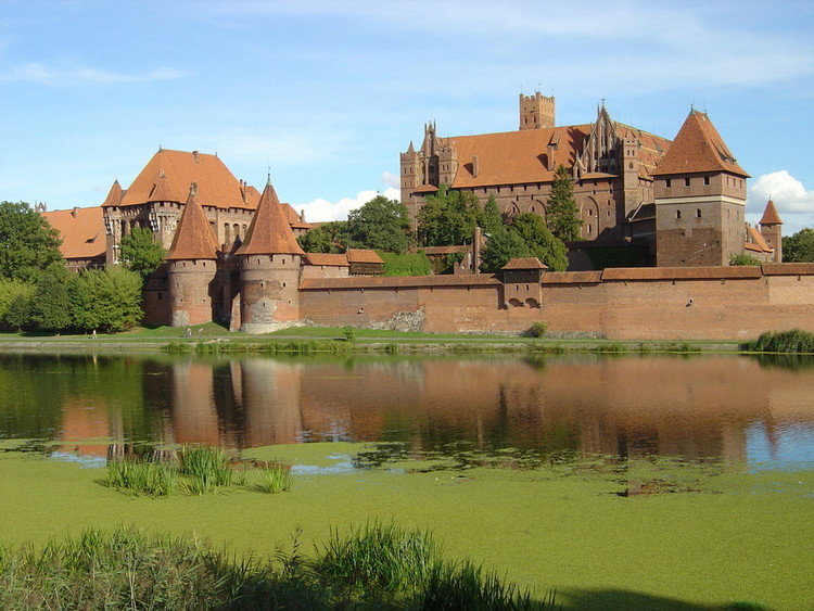 замок мариенбург фото