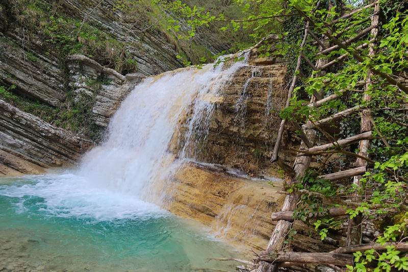 пшадский водопад в геленджике фото