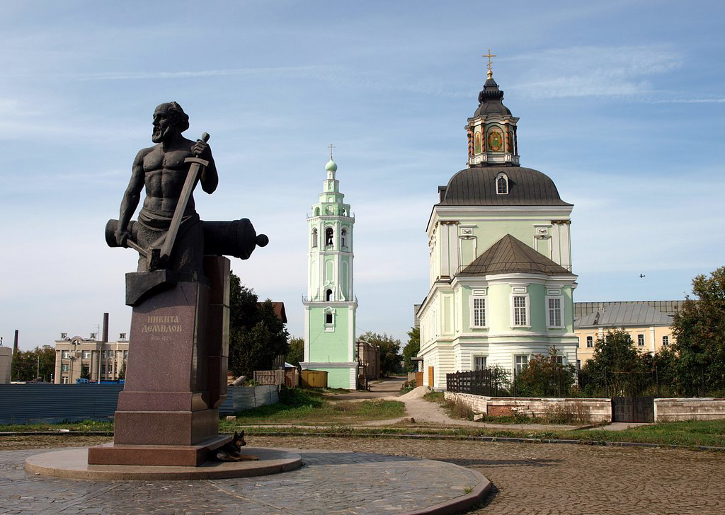 памятник демидову в туле фото