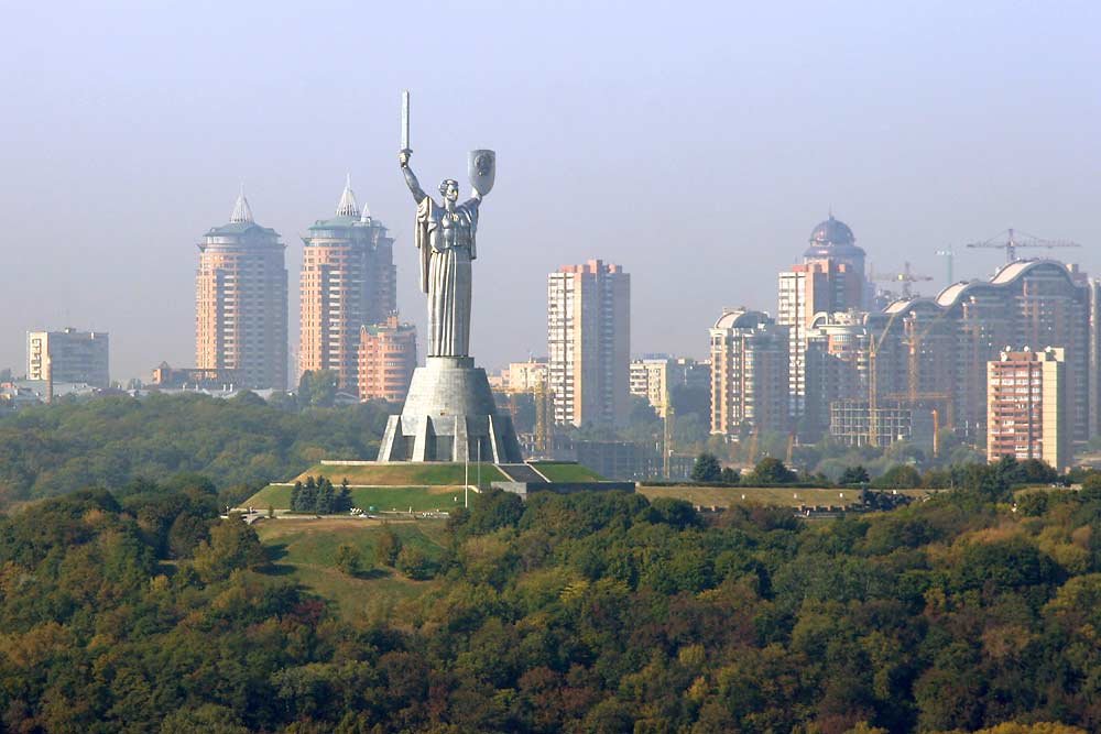 родина мать в киеве фото