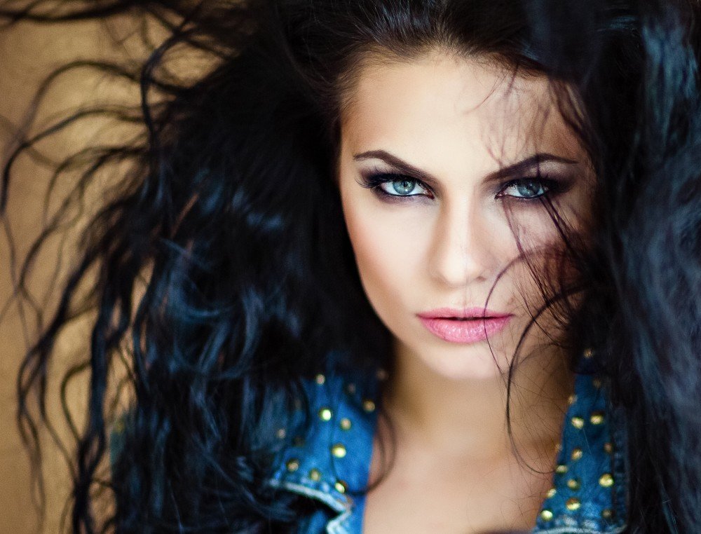 fotografii-rokovih-bryunetok