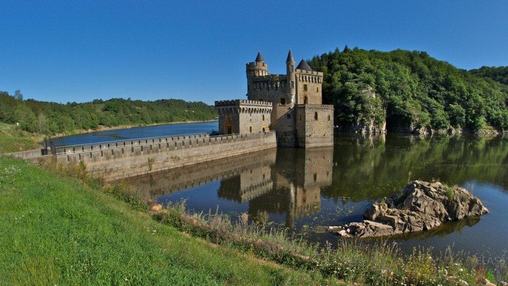 замки реки луары франция фото