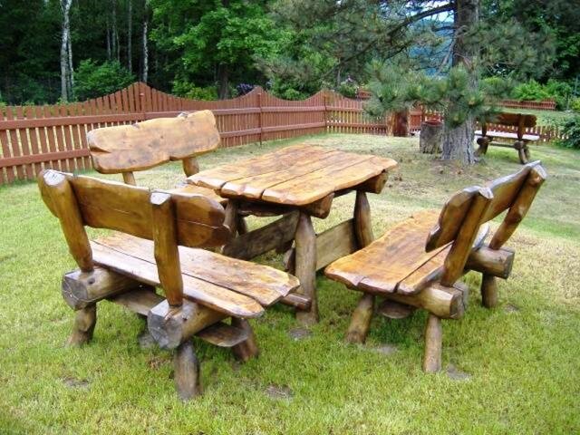 стол и лавки из бревна фото