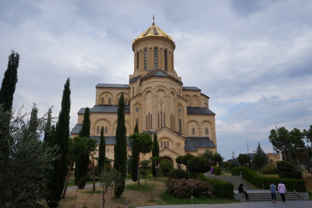 тбилиси католический собор петра и павла фото