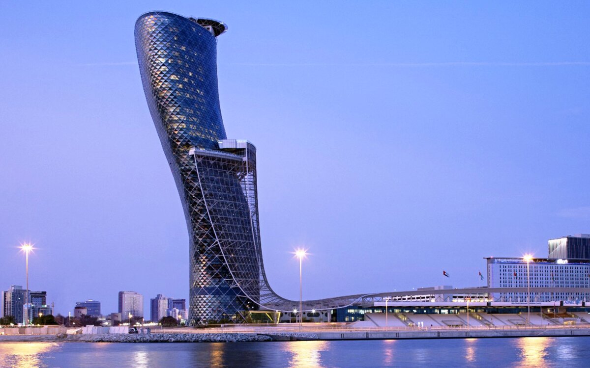 capital gate в абу даби фото