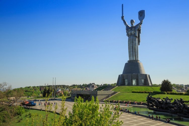 родина мать киев фото