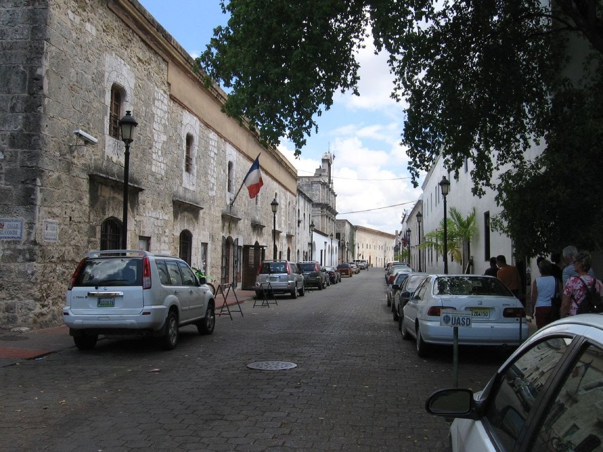 улица лас дамас в санто доминго фото