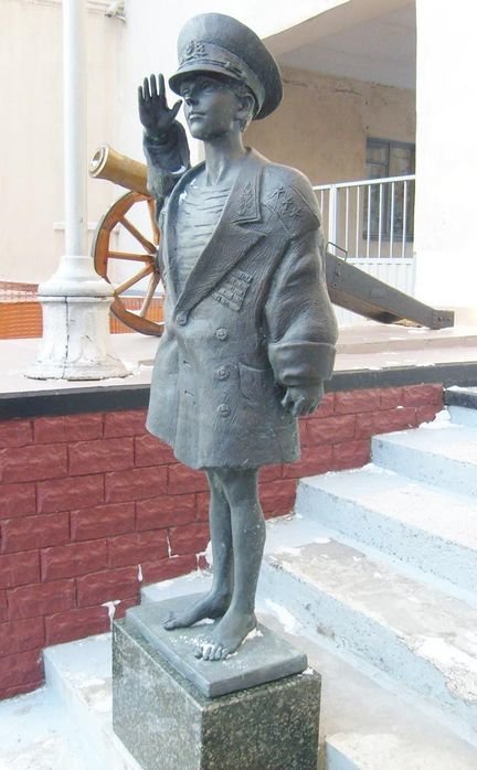 скульптура «маленькому генералу» минск фото