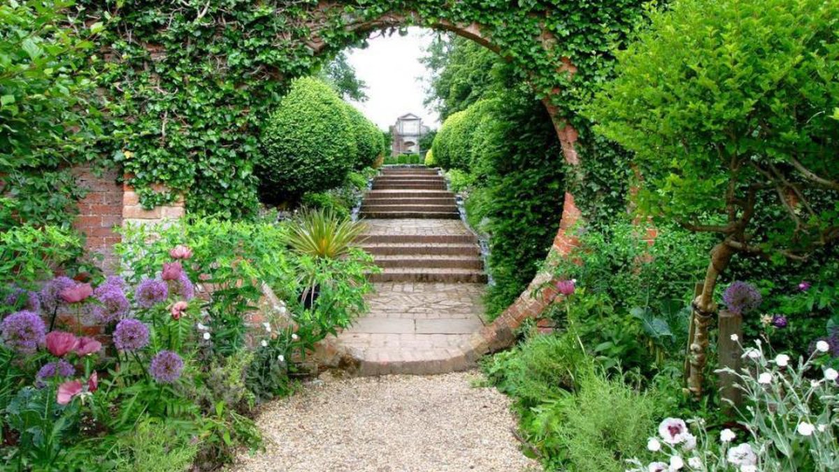 арка в саду фото