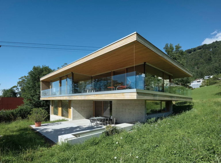 проект дома на склоне house wiesenhof фото