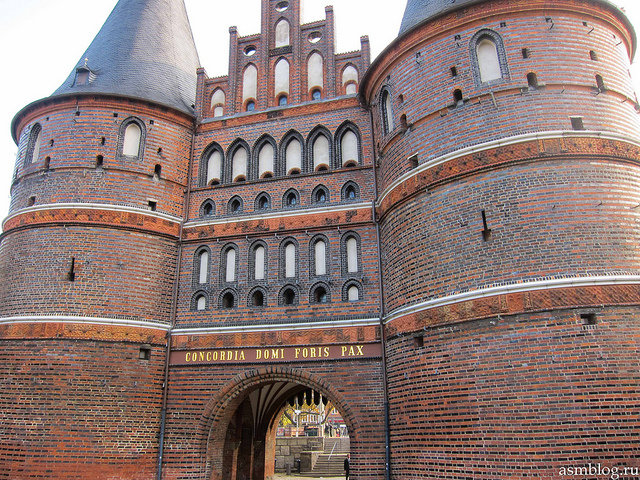 Голштинские ворота любек: фото, изображения и картинки