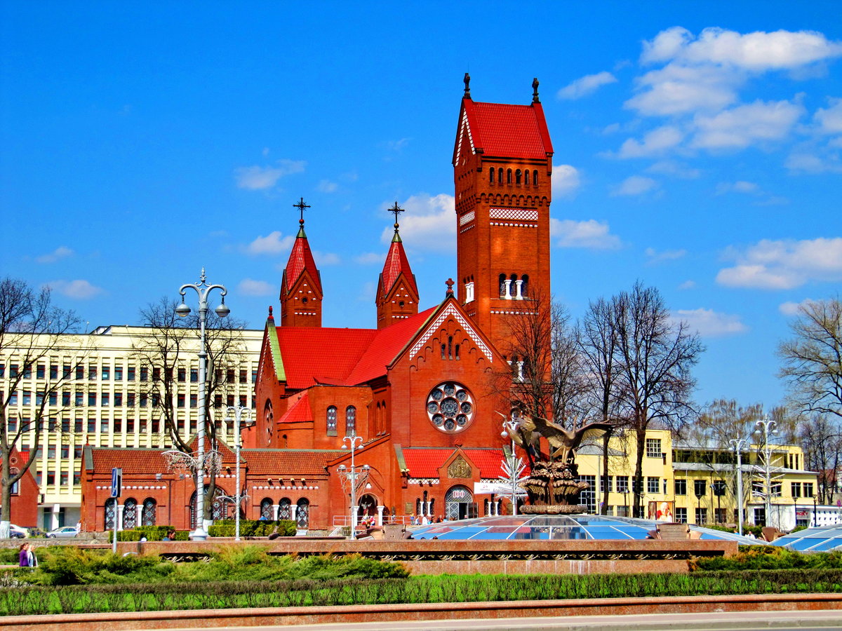 красный костел минск фото