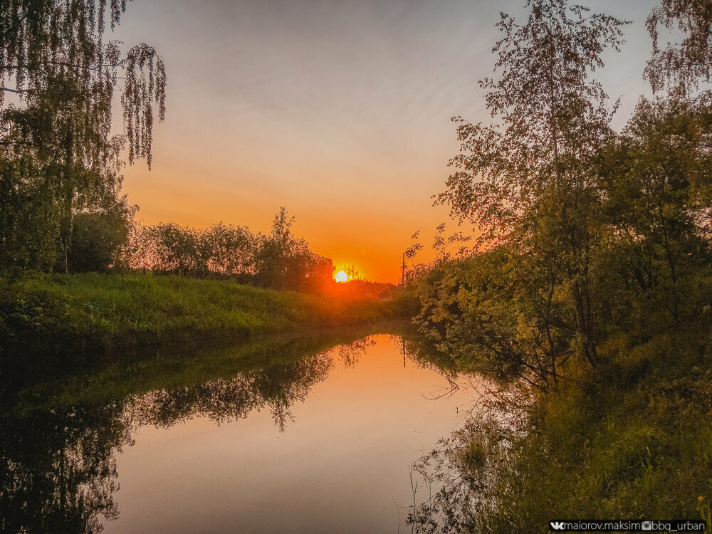закат на реке фото