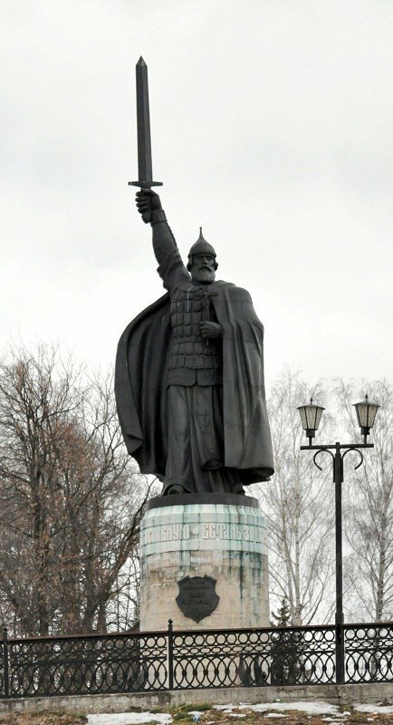 памятник илье муромцу фото