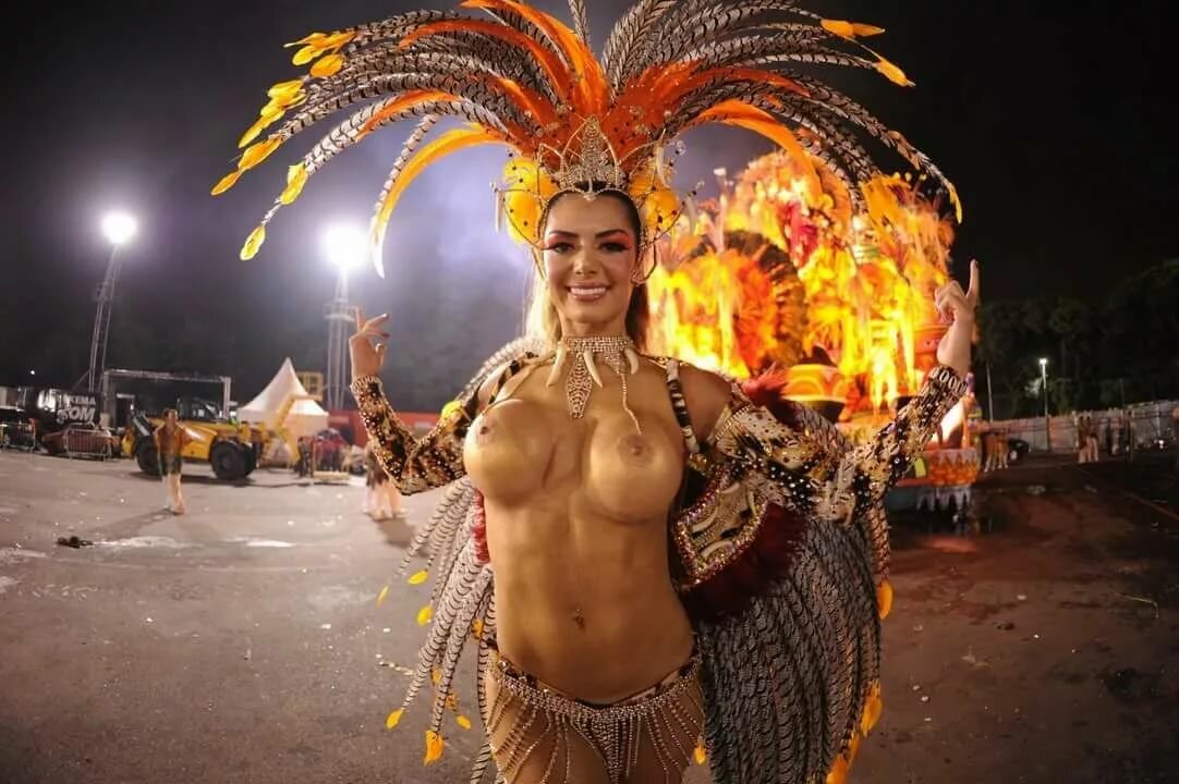 Carnival Girl Porn - Topless girls at carnival â€” Homemade Pics
