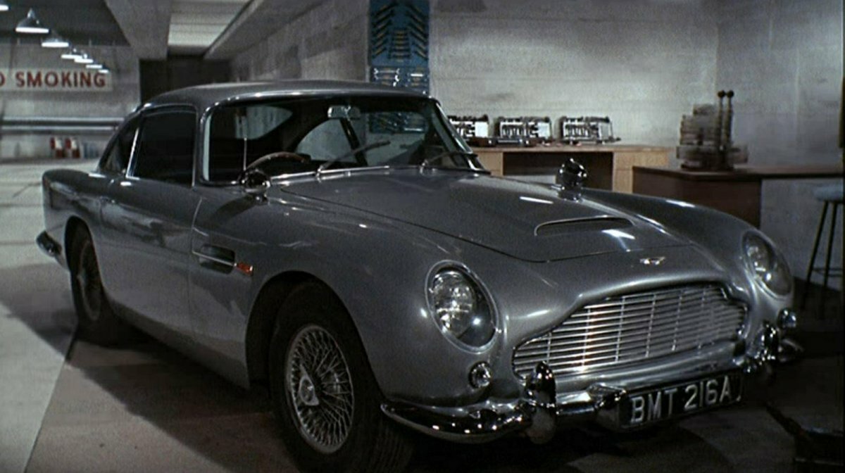 aston martin db5 фото