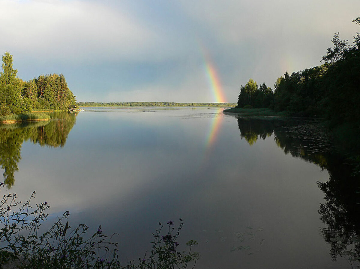 радуга над озером фото