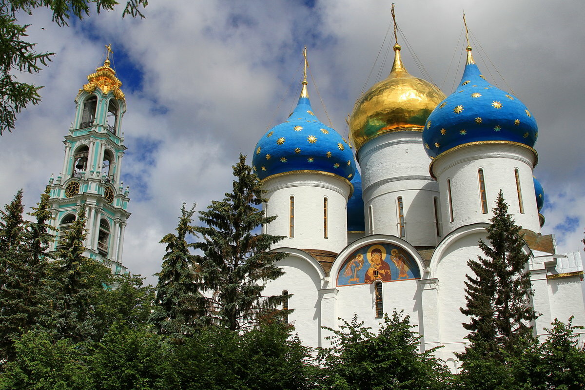 монастырь троице-сергиева лавра фото
