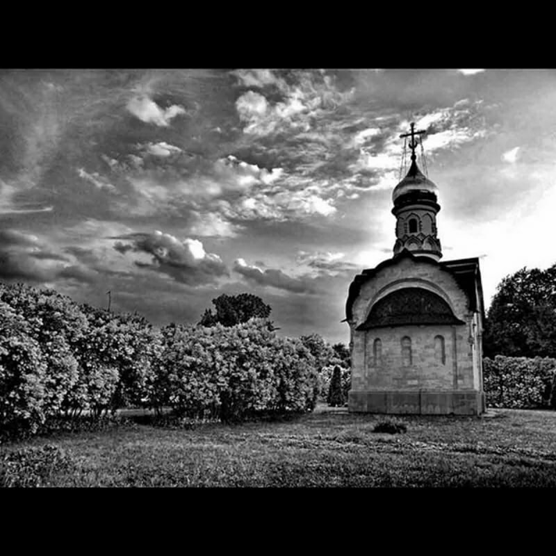 небольшая русская церковь фото