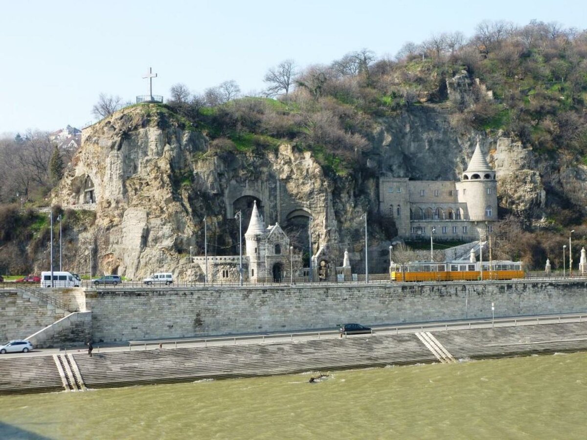 монастырь паулинов в будапеште фото