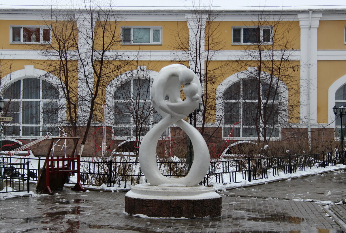 памятник восьмерке фото