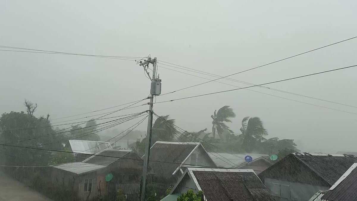 тайфун на филиппинах сейчас фото