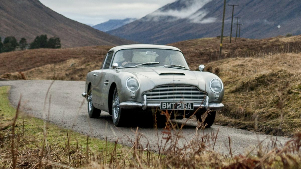 aston martin db5 фото