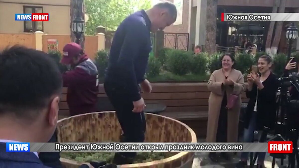 президент южной осетии фото