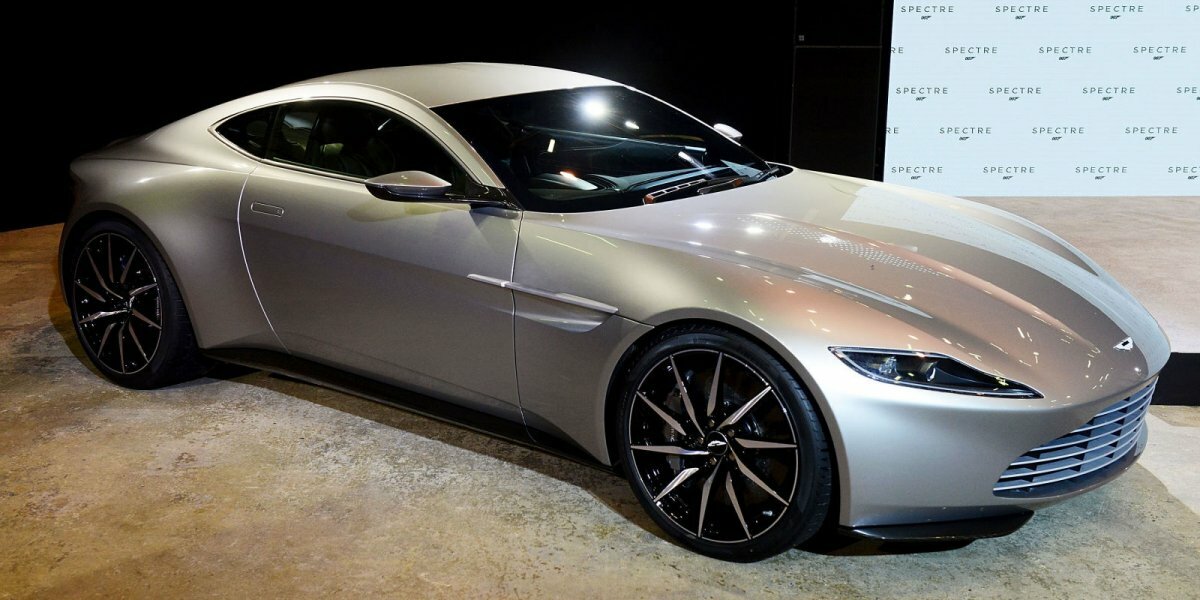 aston martin db10 фото