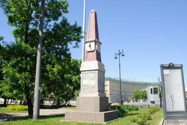 верстовой столб на московском проспекте фото