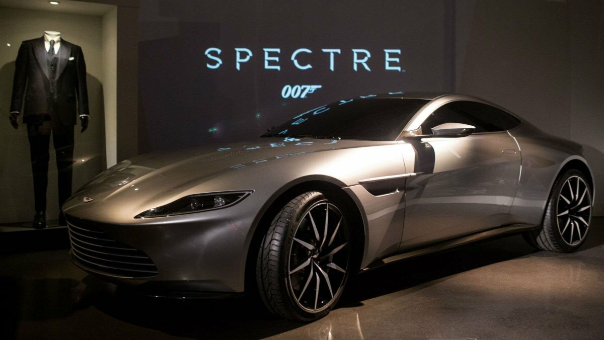 aston martin db10 фото
