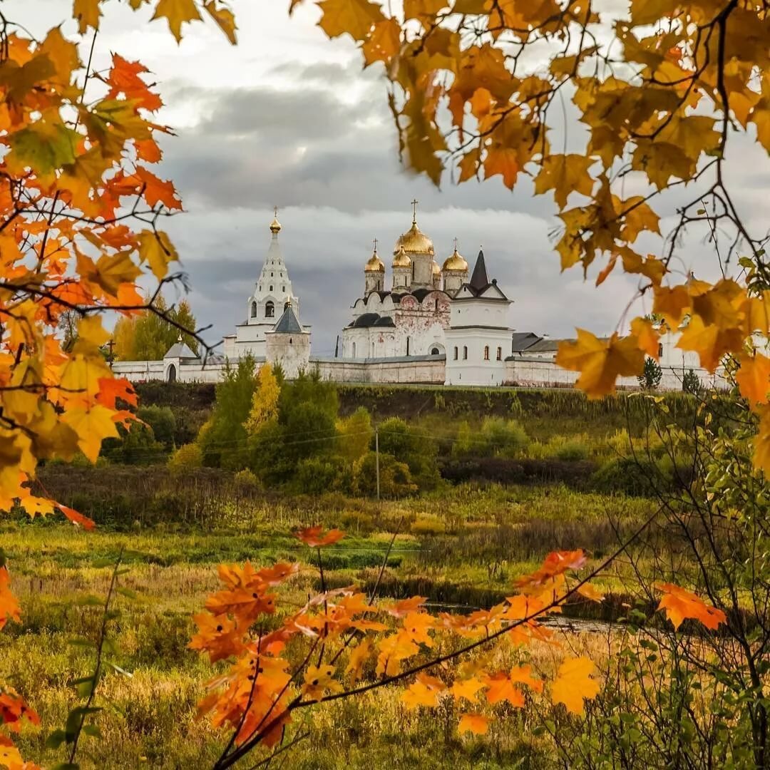 можайск осенью лужецкий монастырь фото