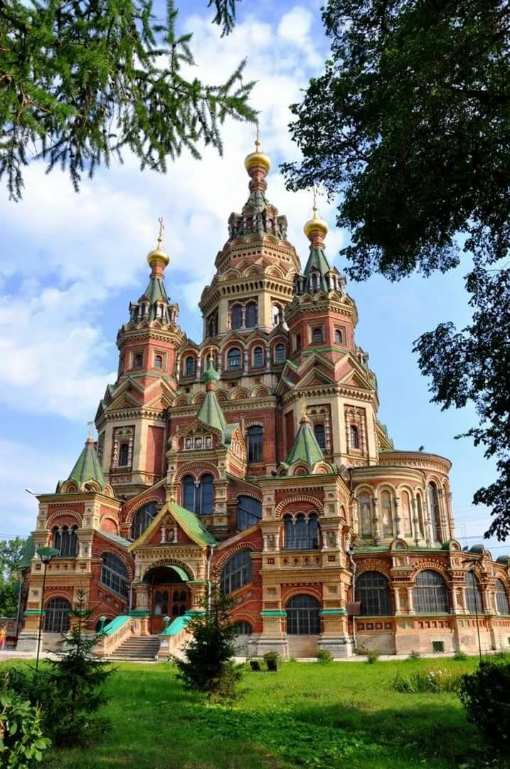 собор петра и павла в петергофе фото
