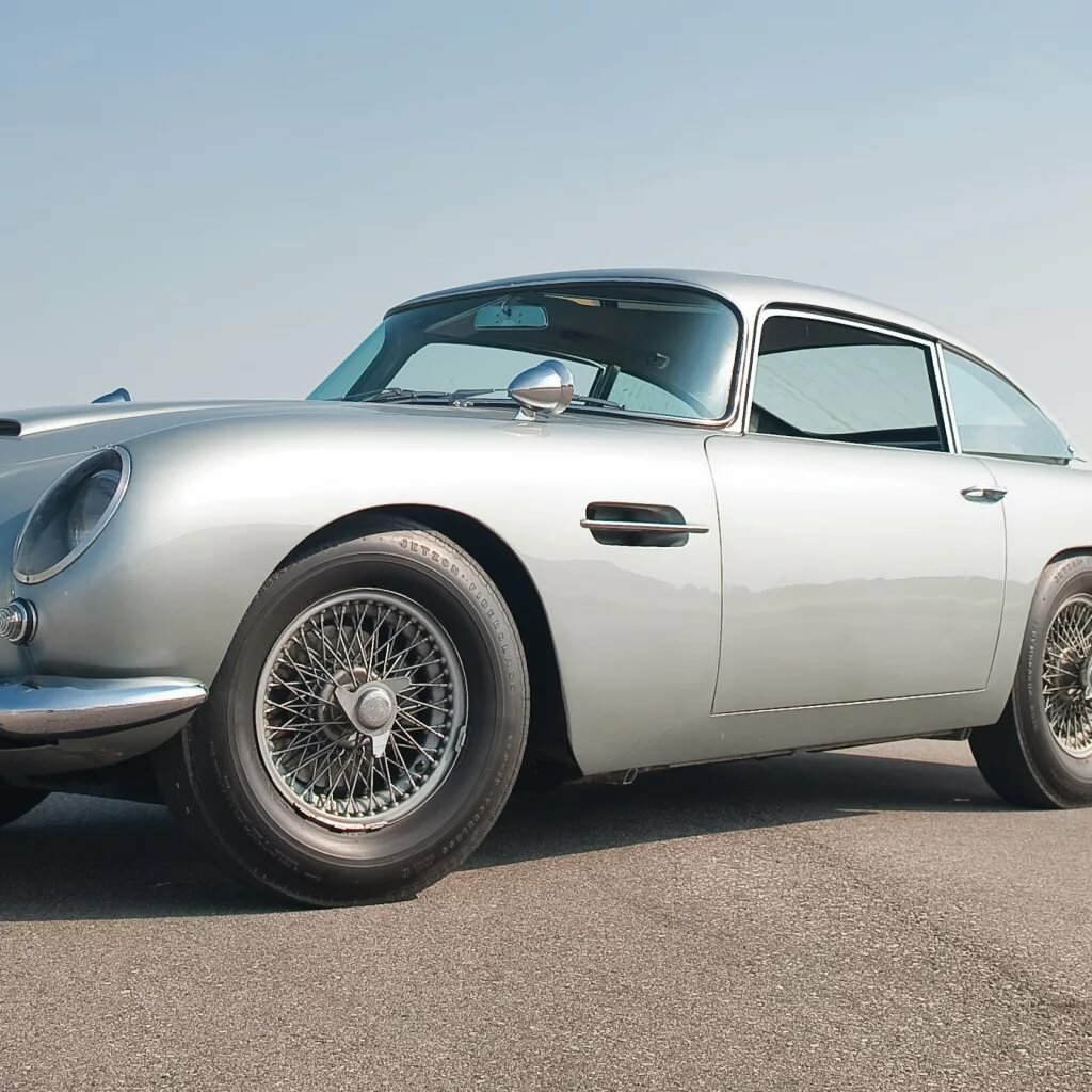 aston martin db5 фото
