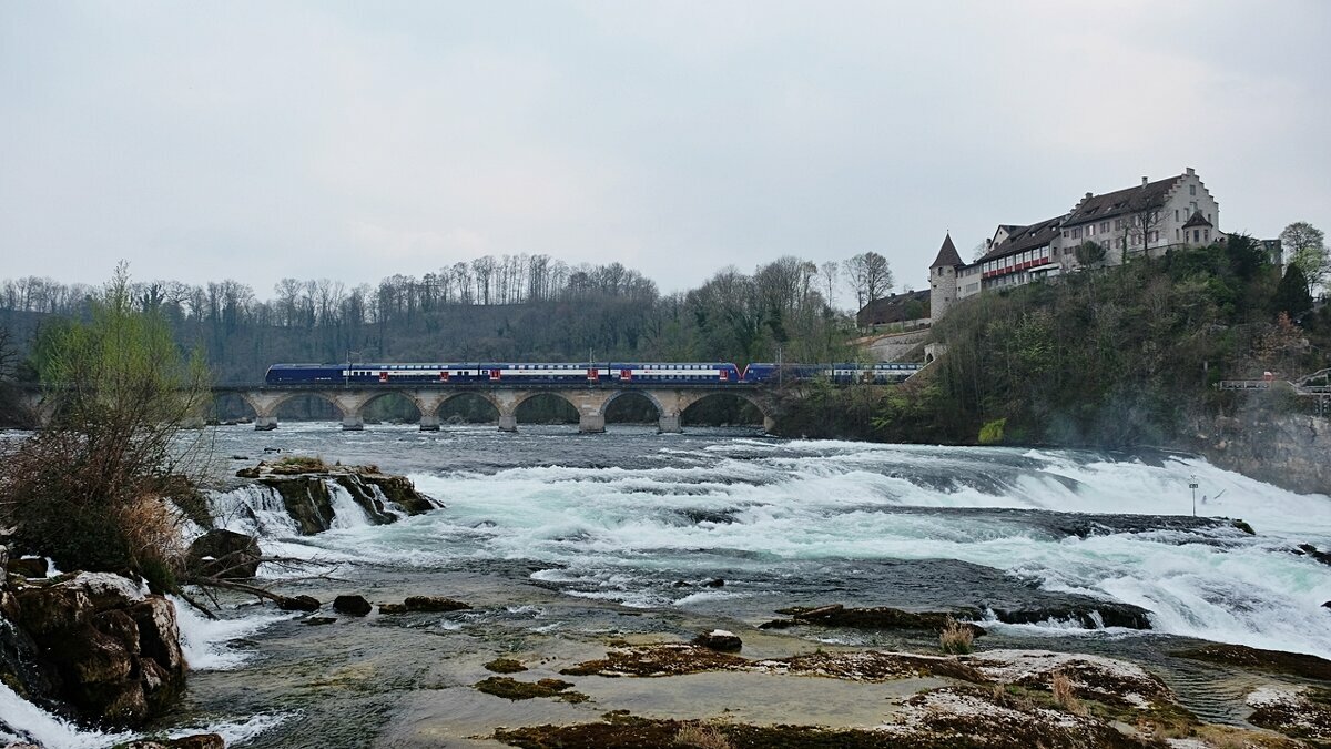 рейнский водопад швейцария фото