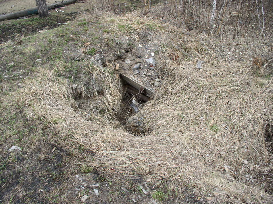 сломанный бункер фото