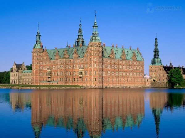 замок фредериксборг дания фото