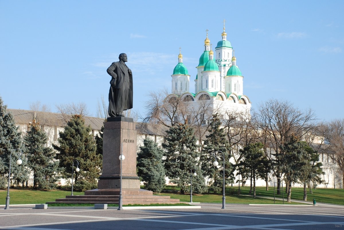 площадь ленина астрахань фото