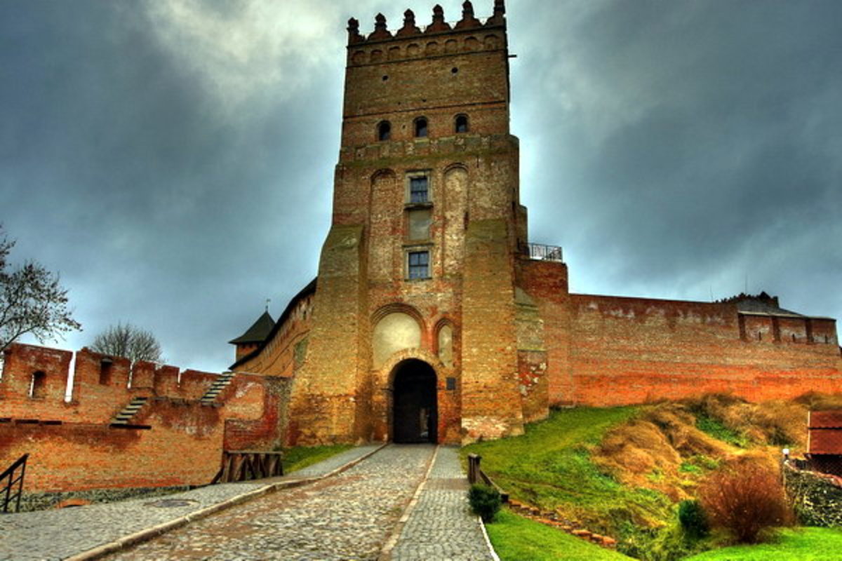 луцкий замок луцк фото