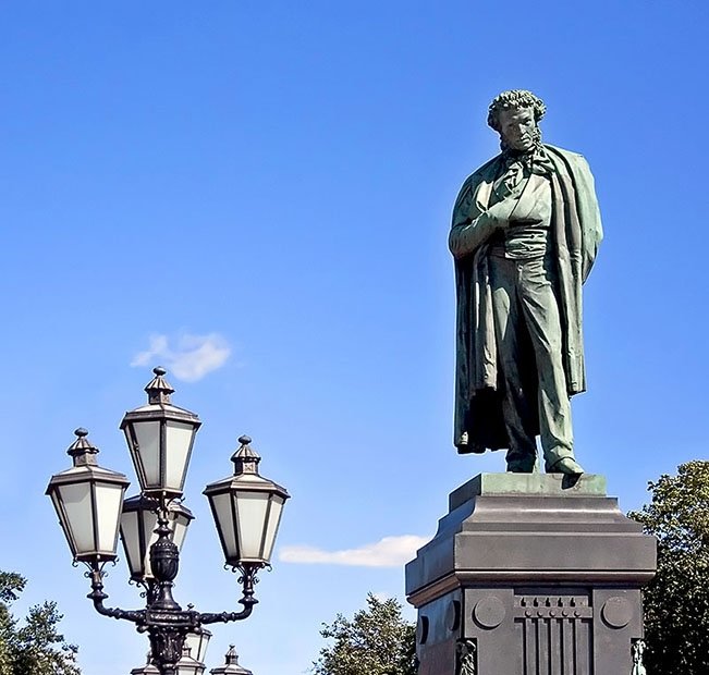 памятник пушкину в москве опекушин фото