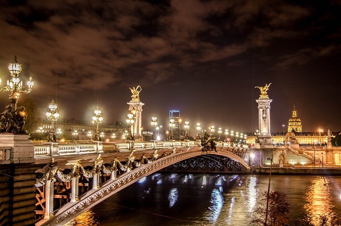 париж. на мосту александра iii фото