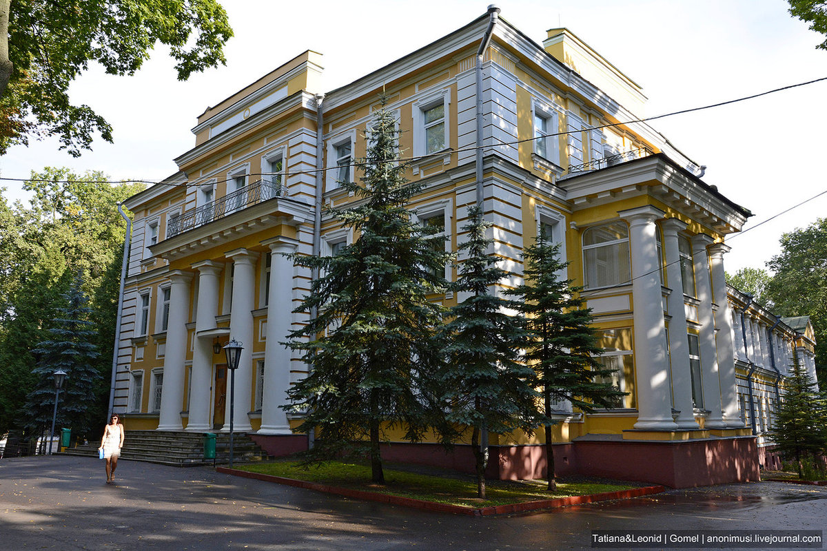 губернаторский дворец витебск фото