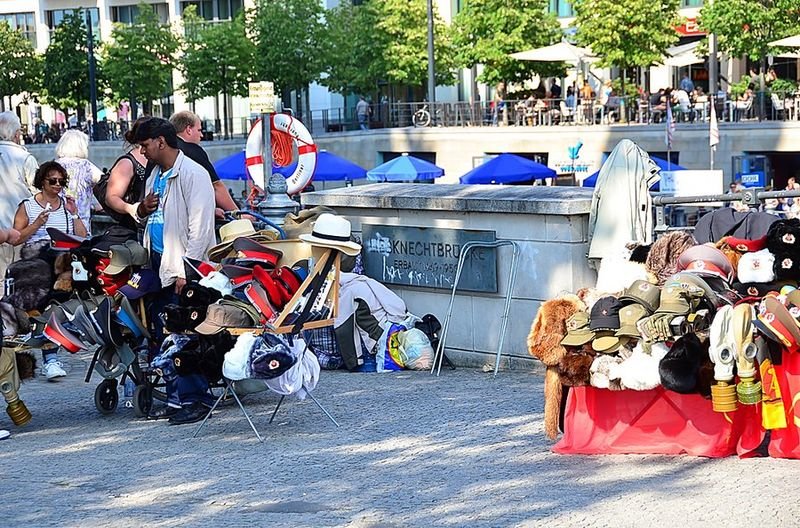 блошиный рынок уделка в санкт-петербурге фото