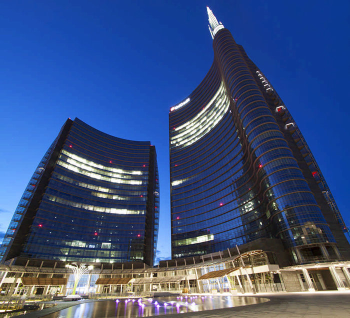 башня unicredit фото