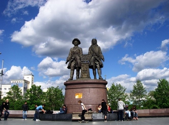 памятник татищеву и де геннину в екатеринбурге фото