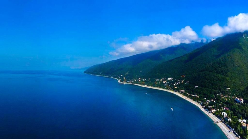 абхазия море горы фото