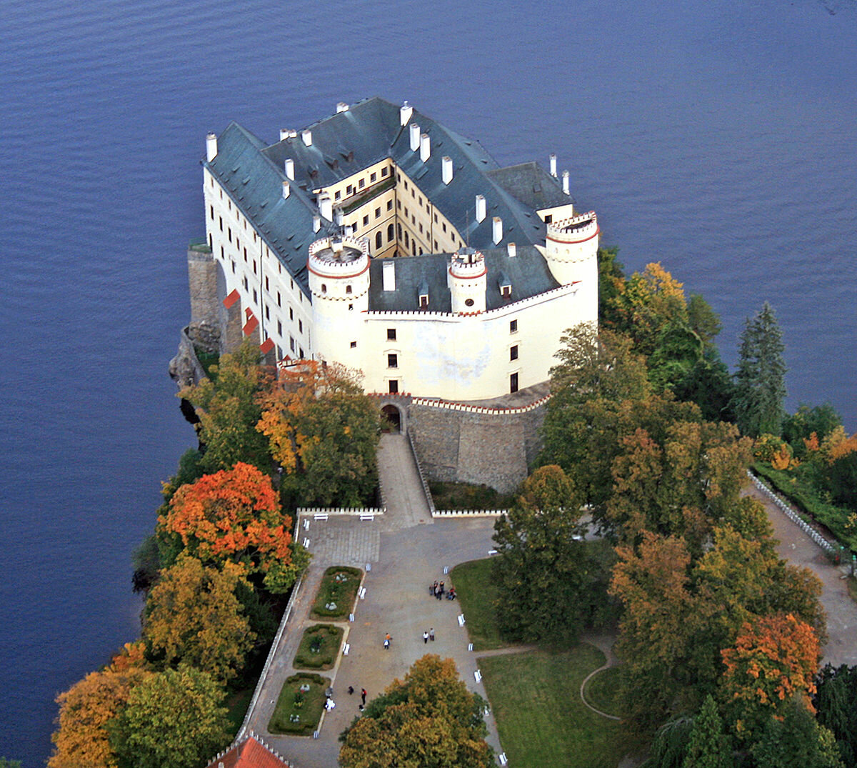замок орлик чехия фото